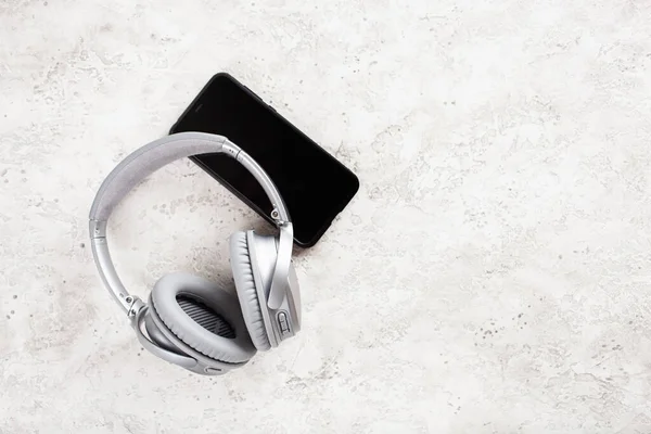 Audiobook Concept Modern Wireless Headphones Smartphone — Stock Photo, Image