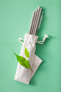 çevre dostu yeniden kullanılabilir metal içme saman. sıfır atık kavramı