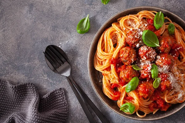 Špagety Karbanátky Tomatová Omáčka Italská Těstoviny — Stock fotografie