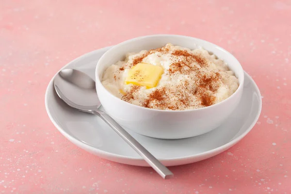 Rispudding Med Smörkanel Fransk Riz Lait Norsk Risgrot Traditionell Frukostdessert — Stockfoto