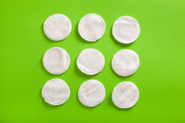 sıfır atık çevre dostu hijyen tuvalet konsepti. yeniden kullanılabilir pamuk pedleri