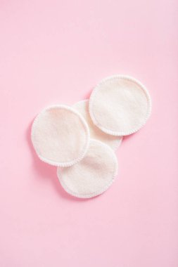 sıfır atık çevre dostu hijyen tuvalet konsepti. yeniden kullanılabilir pamuk pedleri