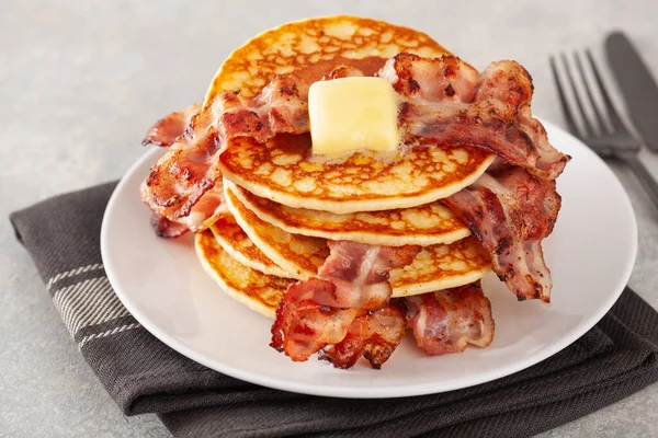 Zoete Bacon Pannenkoeken Met Boter Traditioneel Amerikaans Ontbijt — Stockfoto