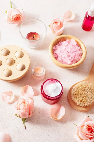 Produkty Pielęgnacji Skóry Kwiaty Róż Naturalne Kosmetyki Domowego Leczenia Uzdrowiskowego — Zdjęcie stockowe