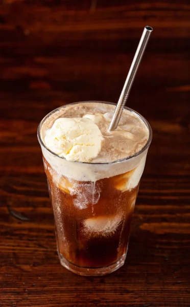 american ice cream float with cola