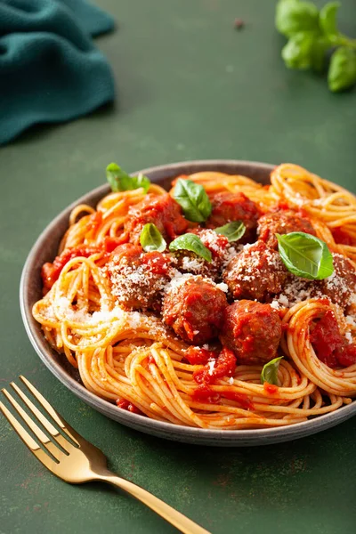 Spaghetti Mit Frikadellen Und Tomatensauce Italienische Pasta — Stockfoto