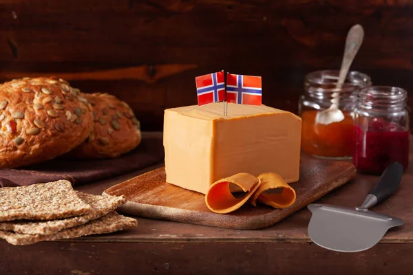 Brunost Norvegese Tradizionale Formaggio Bruno — Foto Stock
