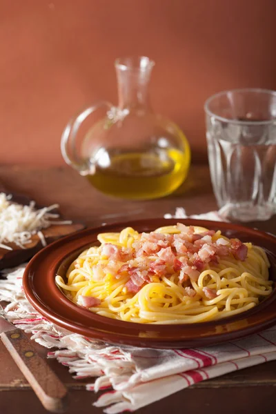Σπαγγέτι καρμπονάρα ιταλικά ζυμαρικά — Φωτογραφία Αρχείου