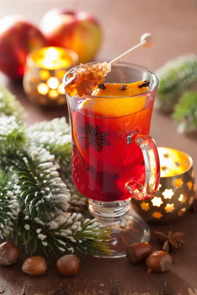 Glass of mulled wine with orange and spices, christmas decoratio — Stock Photo, Image