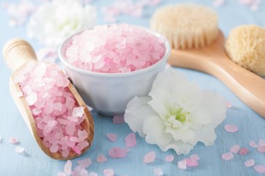 açelya çiçek ve bitkisel tuz ile spa Aromaterapi