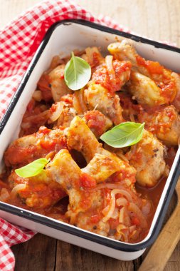 İtalyan tavuk cacciatore