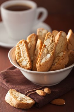 geleneksel İtalyan cantuccini kurabiye ve kahve