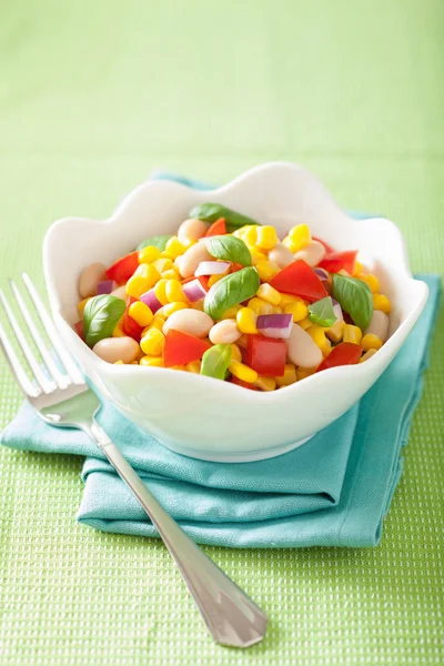 Healthy corn salad with tomato onion white bean basil — Stock Photo, Image