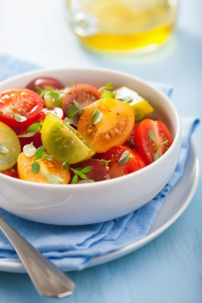 Healthy salad with colorful tomatoes — Stock Photo, Image