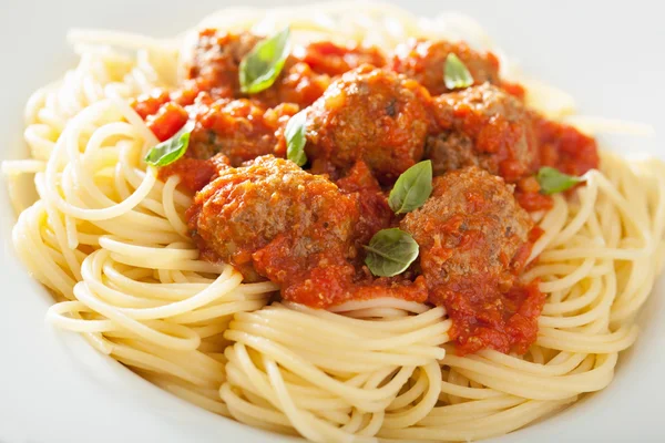 Spaghetti mit Frikadellen in Tomatensauce — Stockfoto