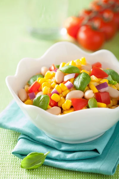 Healthy corn salad with tomato onion white bean basil — Stock Photo, Image