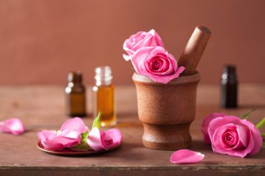 Gül çiçek harç ve uçucu yağ ile spa 