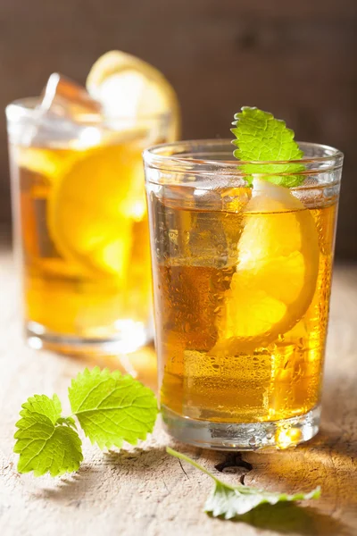 Ice tea with lemon and melissa — Stock Photo, Image