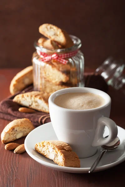 Traditional italian cantuccini cookies and coffee — Stock Photo, Image