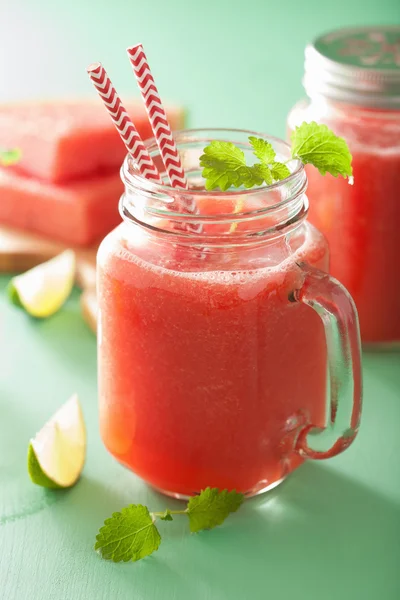 Watermelon lime smoothie in mason jars — Stock Photo, Image