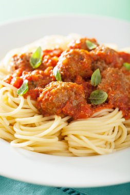 köfte, domates soslu spagetti