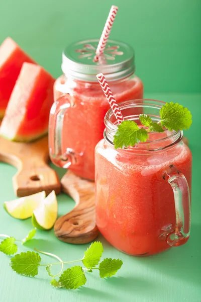 Watermeloen limoen smoothie in mason potten — Stockfoto
