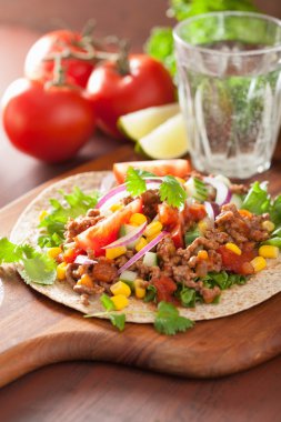 biftek domates salsa soğan Mısır Meksika taco