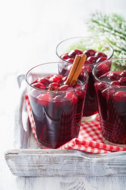 Kızılcık ve baharat, kış içki ile mulled şarap