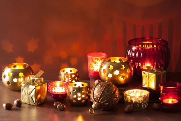 Burning christmas lanterns and decoration lights background — Stock Photo, Image