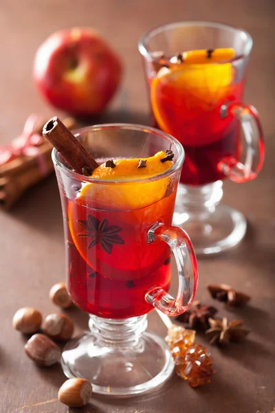 Glass of mulled wine with orange and spices, winter drink — Stock Photo, Image