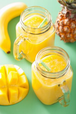 sağlıklı mango ananas yüzlü mason kavanoz