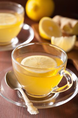 cam fincan sıcak limon zencefil çayı