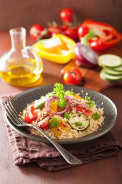 ızgara domates biber kabak soğan sağlıklı kuskus salatası