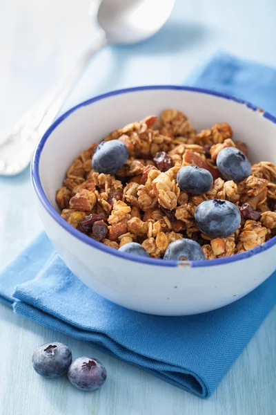 Muesli sani fatti in casa con mirtillo per la colazione — Foto Stock