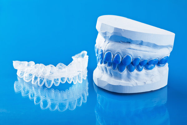 individual tooth tray for whitening and mold