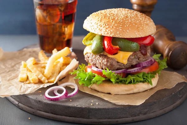 Homedade cheese burger with peppers tomato onion — Stock Photo, Image