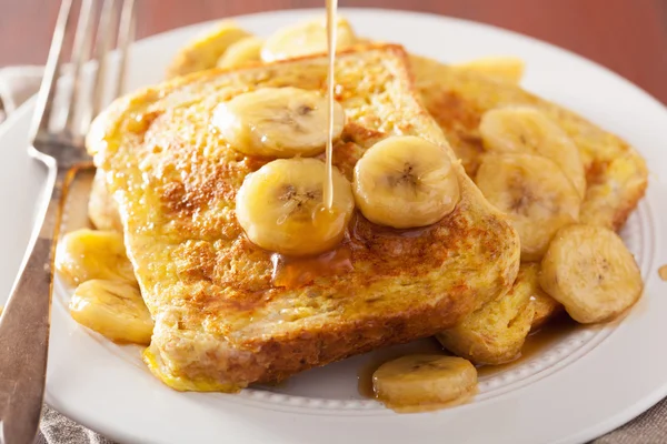 French Toasts mit karamellisierter Banane zum Frühstück — Stockfoto