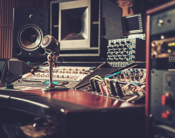 Boutique recording studio control desk. — Stock Photo, Image