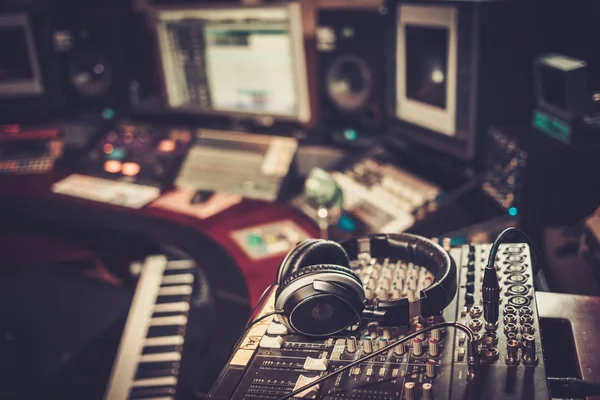 Boutique recording studio control desk. — Stock Photo, Image