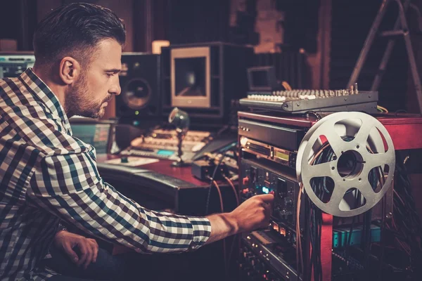 Sound engineer working — Stock Photo, Image