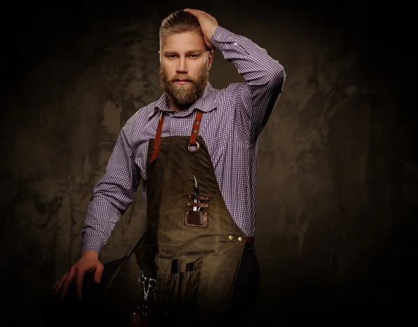 Peluquero elegante con barba — Foto de Stock