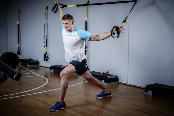 Homme attrayant pendant l'entraînement — Photo