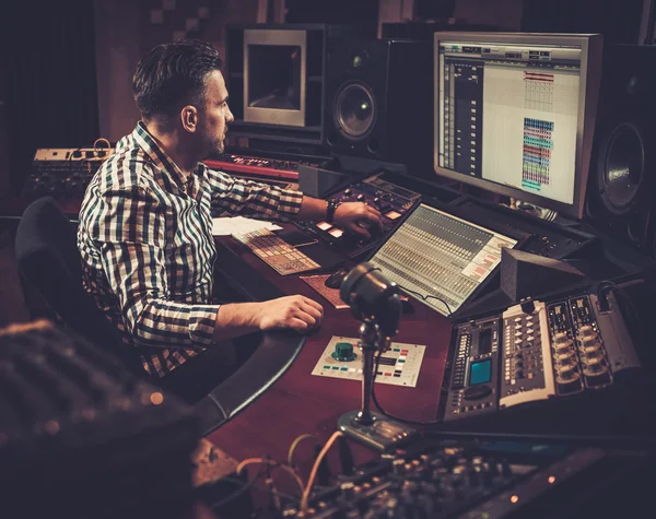 Sound engineer working — Stock Photo, Image