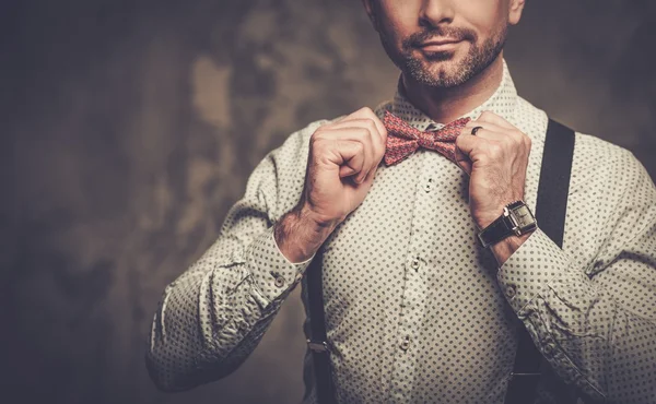 Homem elegante com laço — Fotografia de Stock