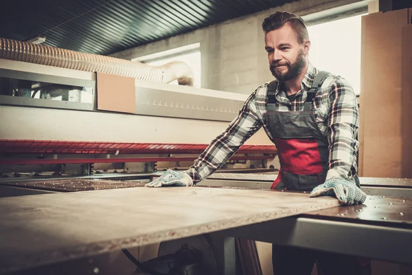 Carpenter doing his job — Stock Photo, Image