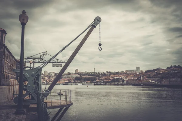 Old abandoned customs port on the Douro river — Stock Photo, Image