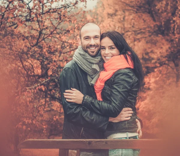 Happy middle-aged couple outdoors on beautiful autumn day — Stock Photo, Image