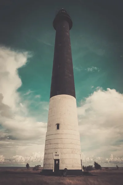 Lighthouse against  beautiful cloudscape — Stock Photo, Image