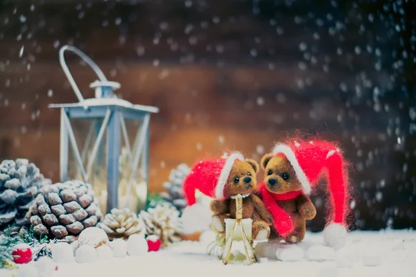 Pequeños osos de juguete en Navidad bodegón — Foto de Stock