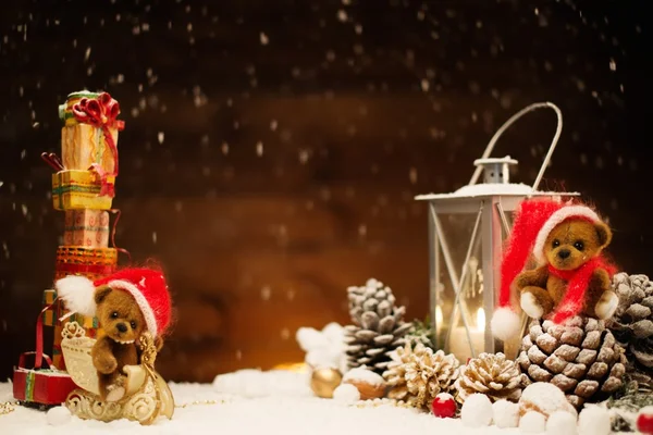 Pequenos ursos de brinquedo no Natal ainda vida — Fotografia de Stock